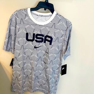 Brand new and never worn Nike T-Shirt